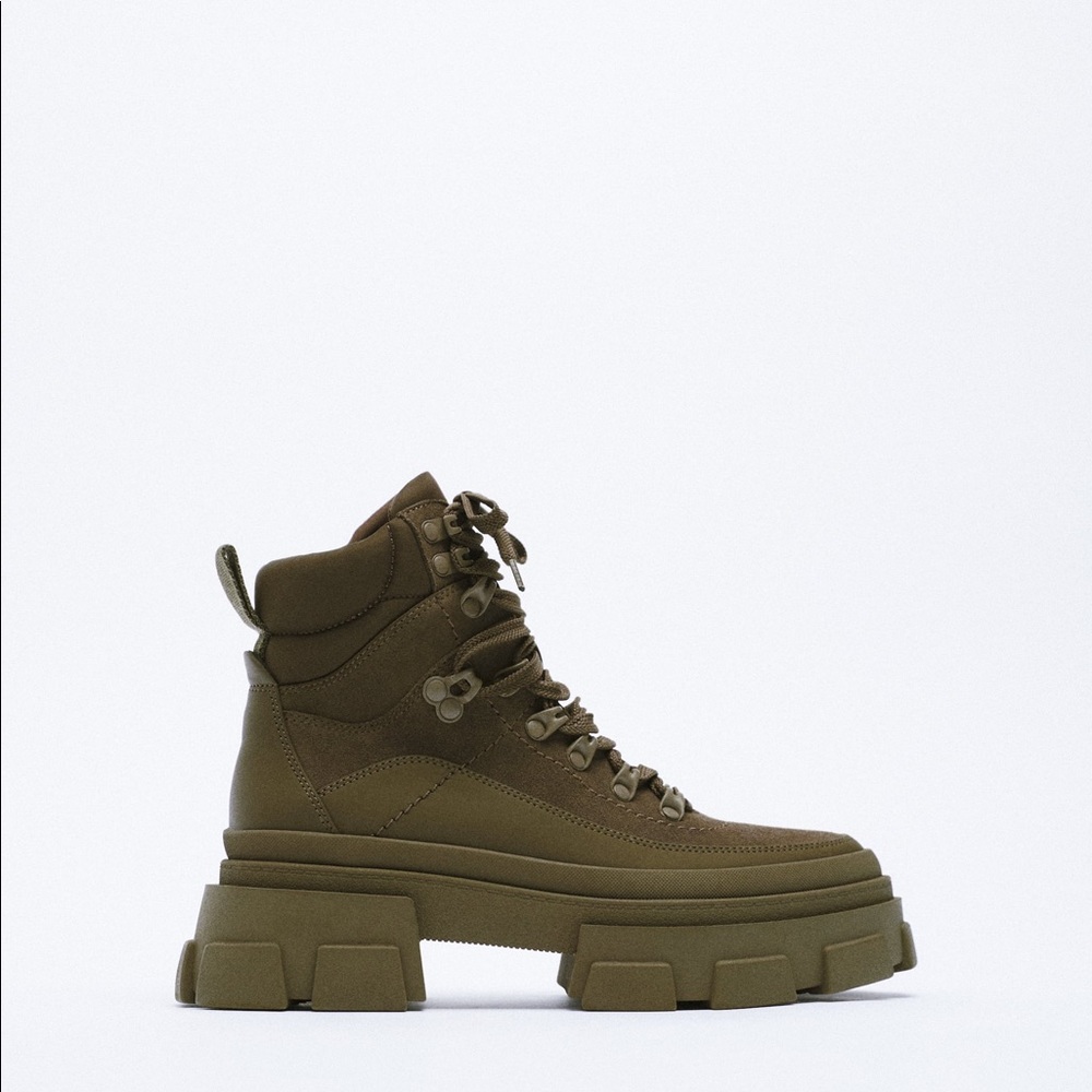 Combat boots